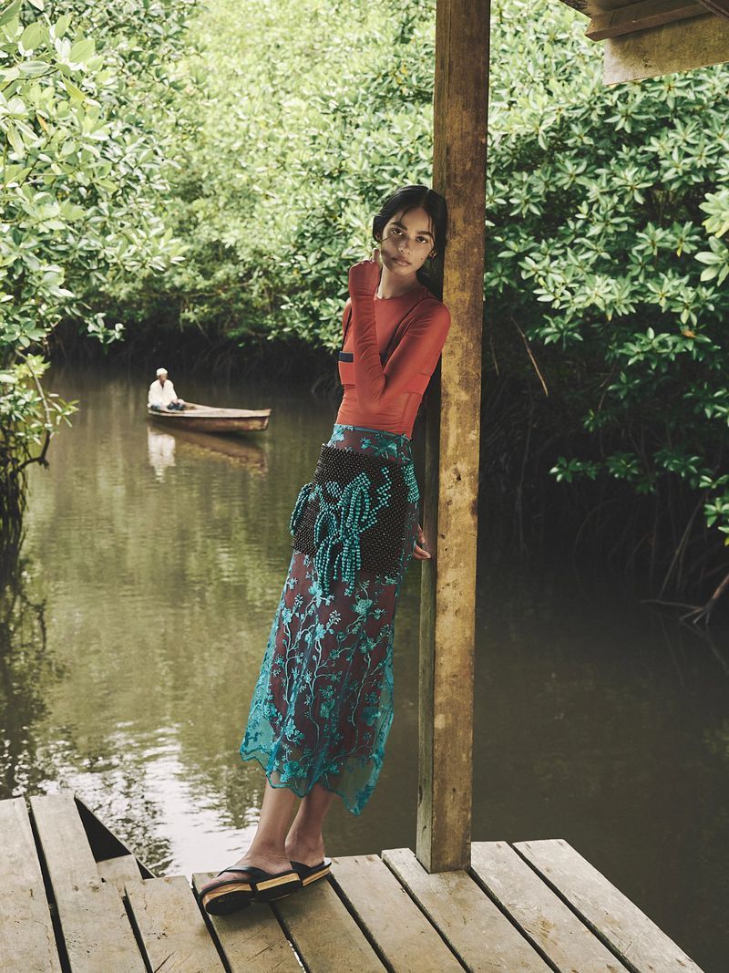 模特Suganya菲律宾版《VOGUE》25年12月&26年1月刊封面“The 