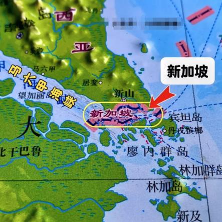 马六甲变局！
 
新加坡慌了！新加坡近几日频频发声，提及2024年其港口集装箱吞