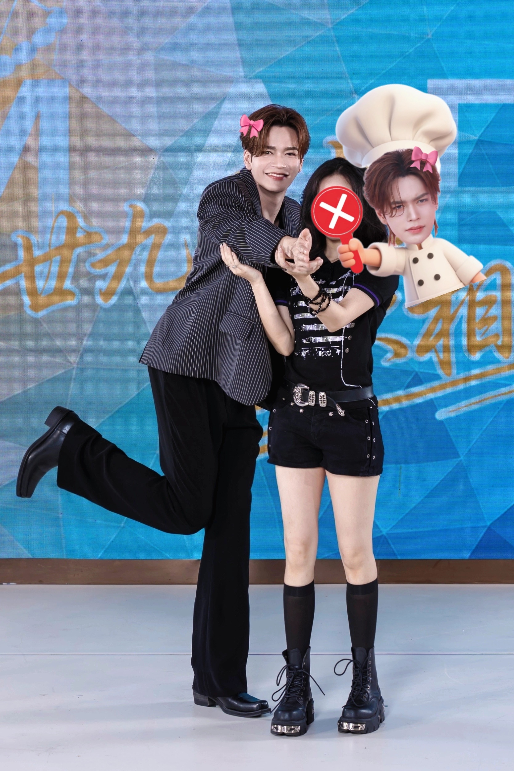 我们都闭口不提 这跨不过的距离 