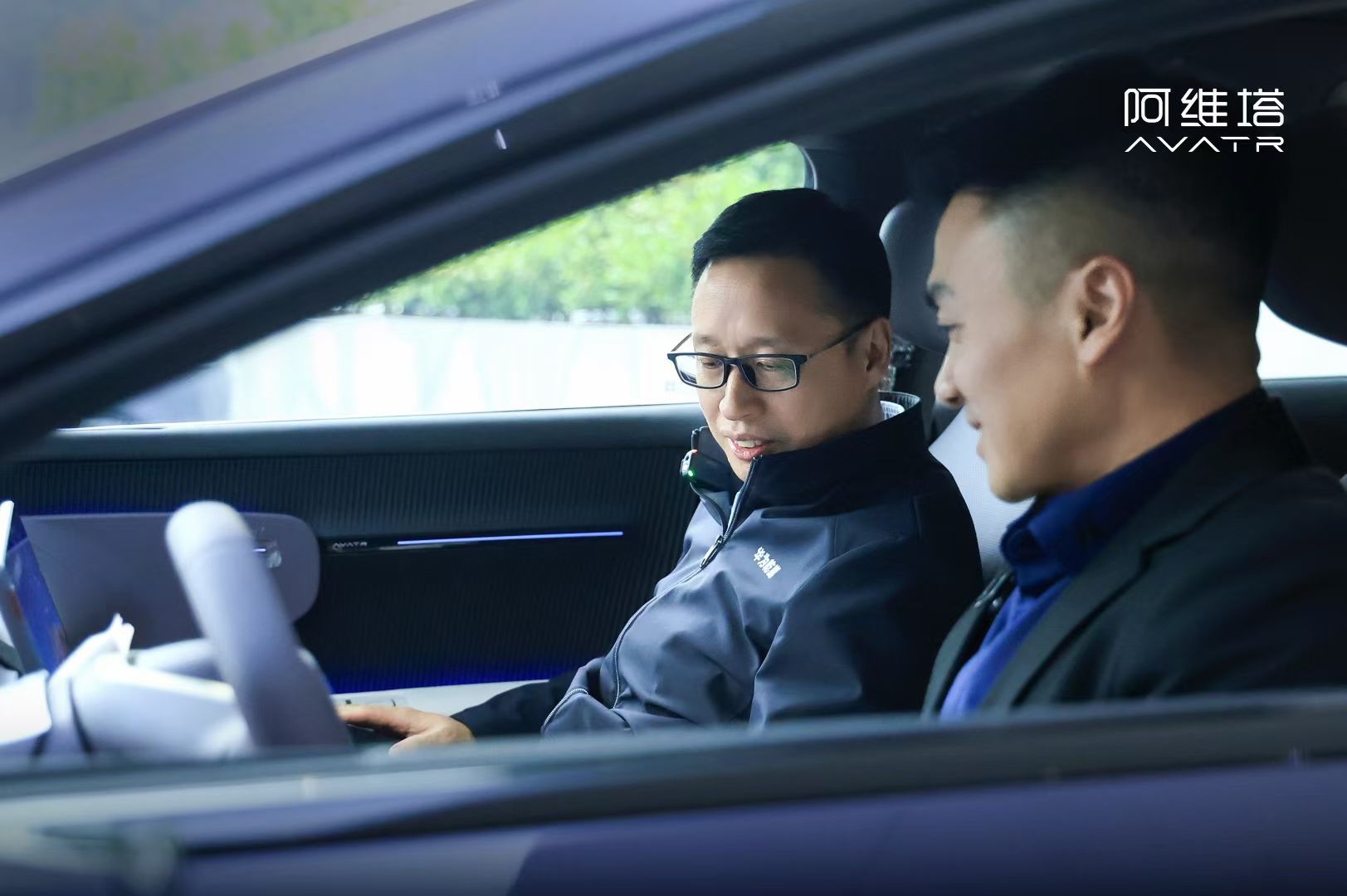 阿维塔 X 华为引望双方高层走进工厂 实地见证新款阿维塔12「乾崑智驾 ADS」