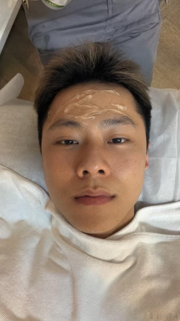 第一次做三千块的光子。。。比较明显的感觉就是肤色，红血丝这些我能预料到。没想到的
