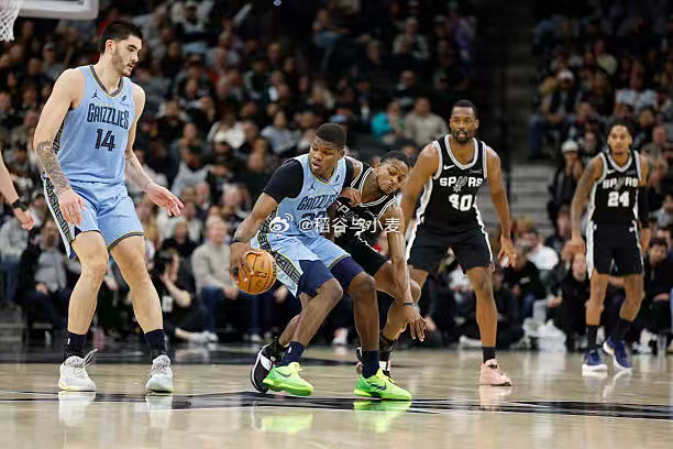 塞德里克-考沃德本赛季的状态其实是在下降趋势中的。考沃德在赛季初段能攻善守，特别