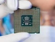 日本对华芯片制裁遭反噬，日本工程师痛哭发声：“我们亲手制造了最可怕的对手！中国搅