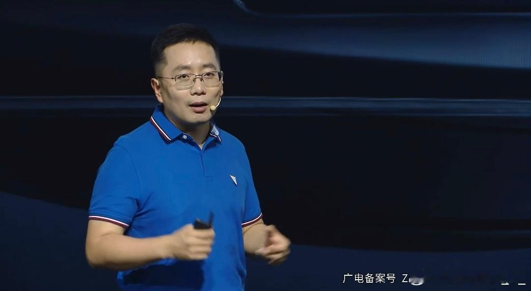 深蓝S05这次主要把智驾方面综合补上了。有段时间没见邓工了，还是那么有信心深蓝s