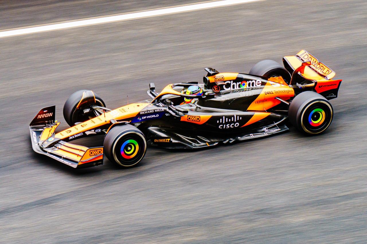 2026 F1-墨西哥站：站在一个普通车迷的角度，我不会笃定谁一定赢。纸面实力梅