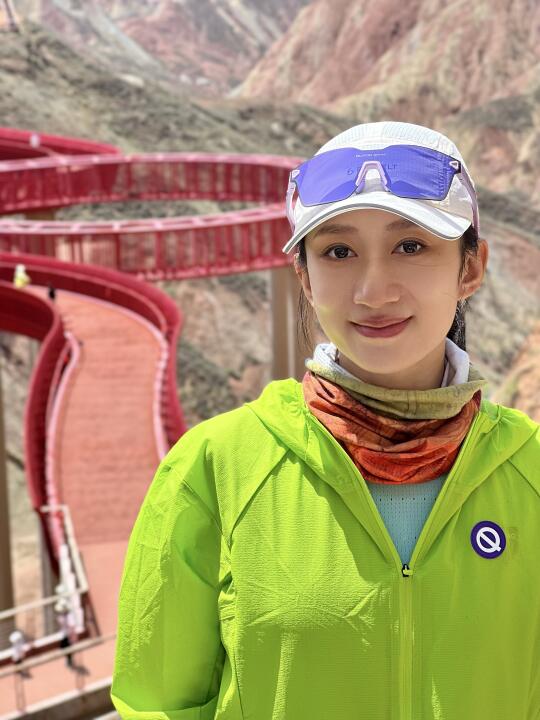 它们长得好像巨型草莓千层啊❗️❗️