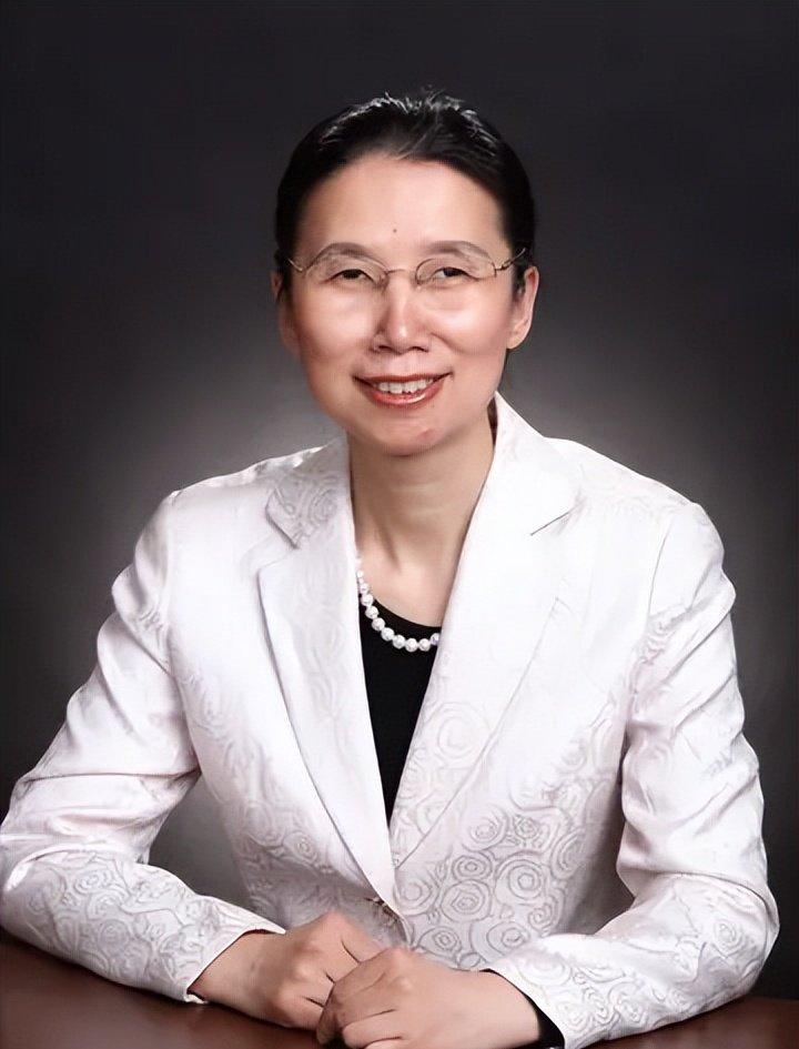 中科院教授杨佳：1992年，29岁的她双目突然失明，遭失明被丈夫和孩子无情抛弃，