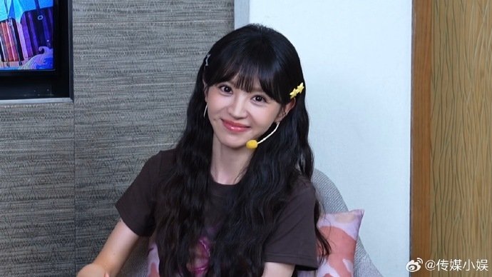 田曦薇逆袭吃鸡 今晚看田曦薇直播吃鸡，前几天刚刷完《子夜归》，很喜欢这妹子～她明
