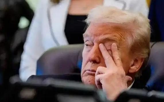 美国看傻了！抓马杜罗、炸伊朗都没逼中国按剧本走，北京为何始终稳坐钓鱼台？背后的大