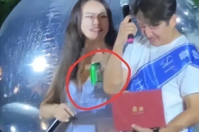 【里子面子都没了！邹市明赔光两亿后，冉莹颖亲手撕碎他最后的体面】编辑：qp拳台上