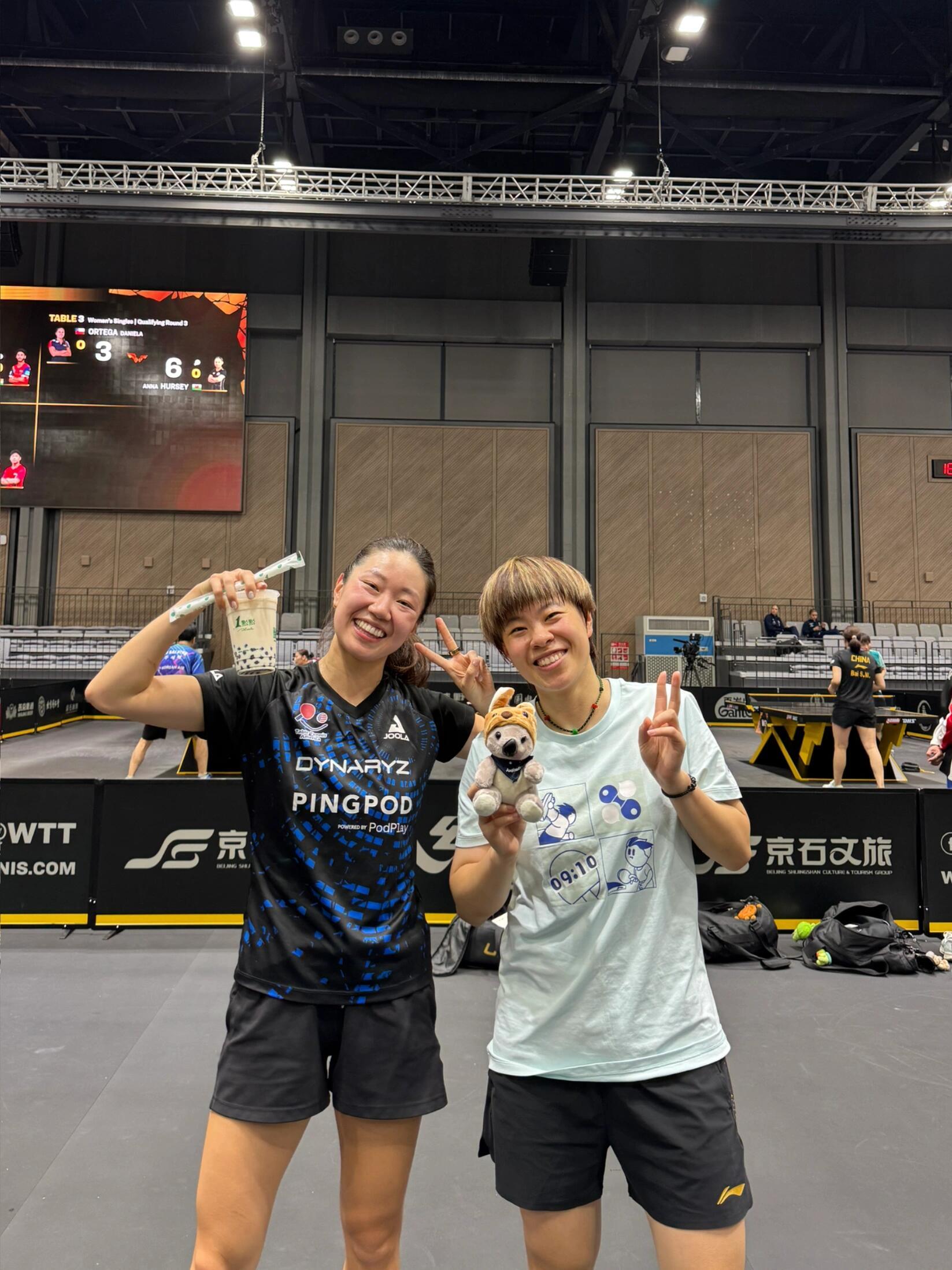 张安：“谢谢艺迪！很开心今天能和艺迪 @ 王艺迪 一起练球 🏓 期待一起打女双