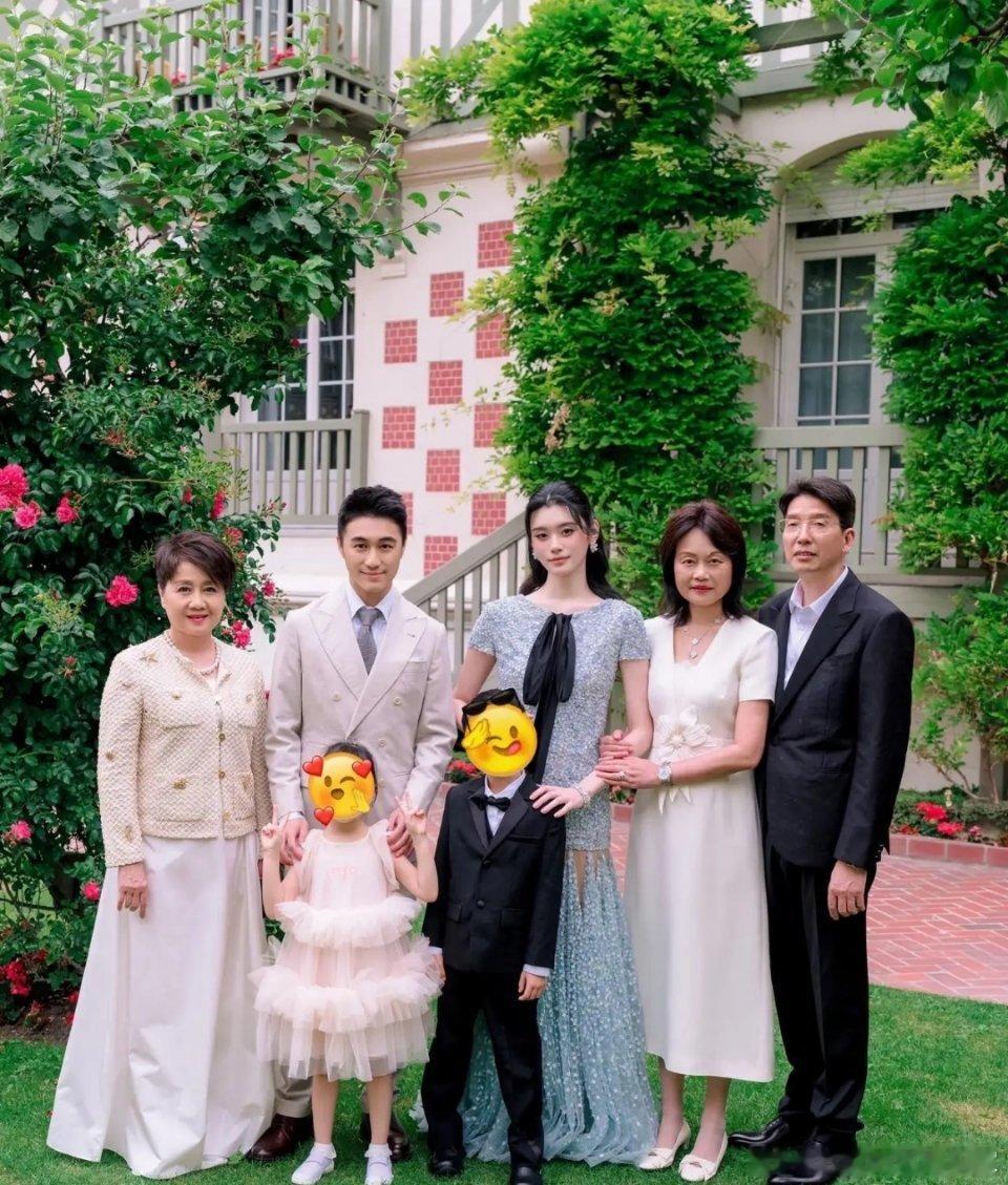 奚梦瑶何猷君今日大婚！虽然领证七年、儿女双全，但这迟来的仪式感真的太戳人了！“赌
