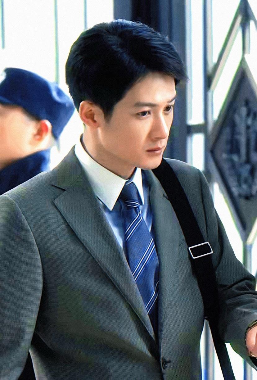 李淇律师穿西装很奶思！檀健次李淇  | 檀健次震耳欲聋 