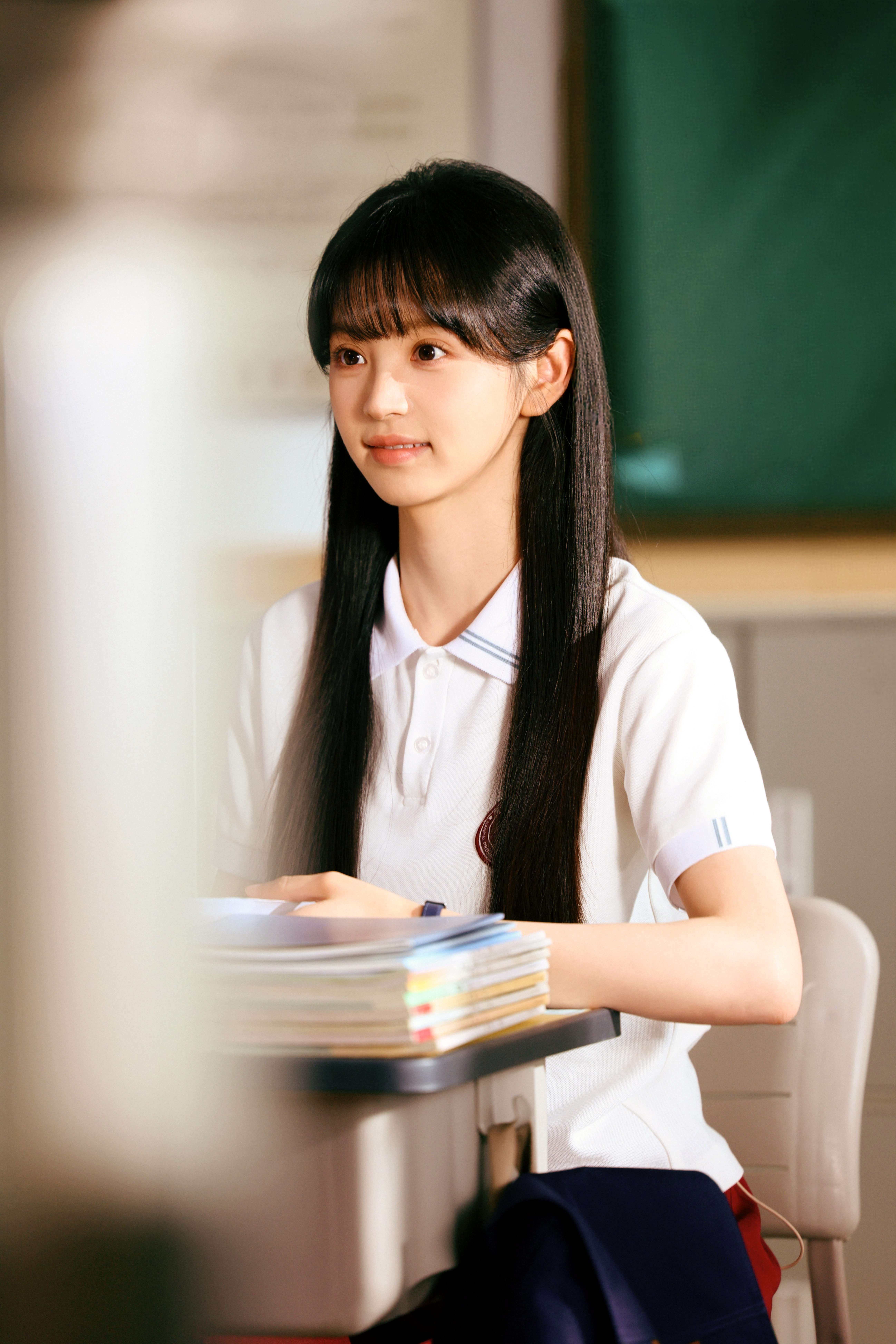 田曦薇 🫶🏻 林知夏观察日记翻开林知夏的青春相册，属于天才少女的清冷与柔软，