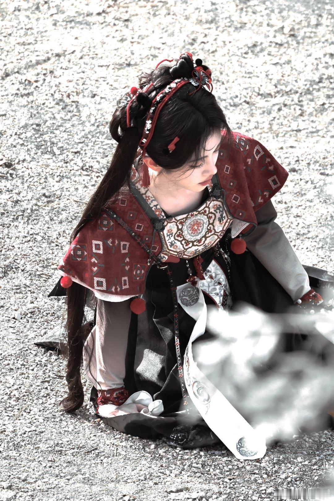 jjy鞠婧祎苏绿夏 jjy鞠婧祎万花世界“白鸽脱离了白昼，黑暗世界的光是被诋毁的