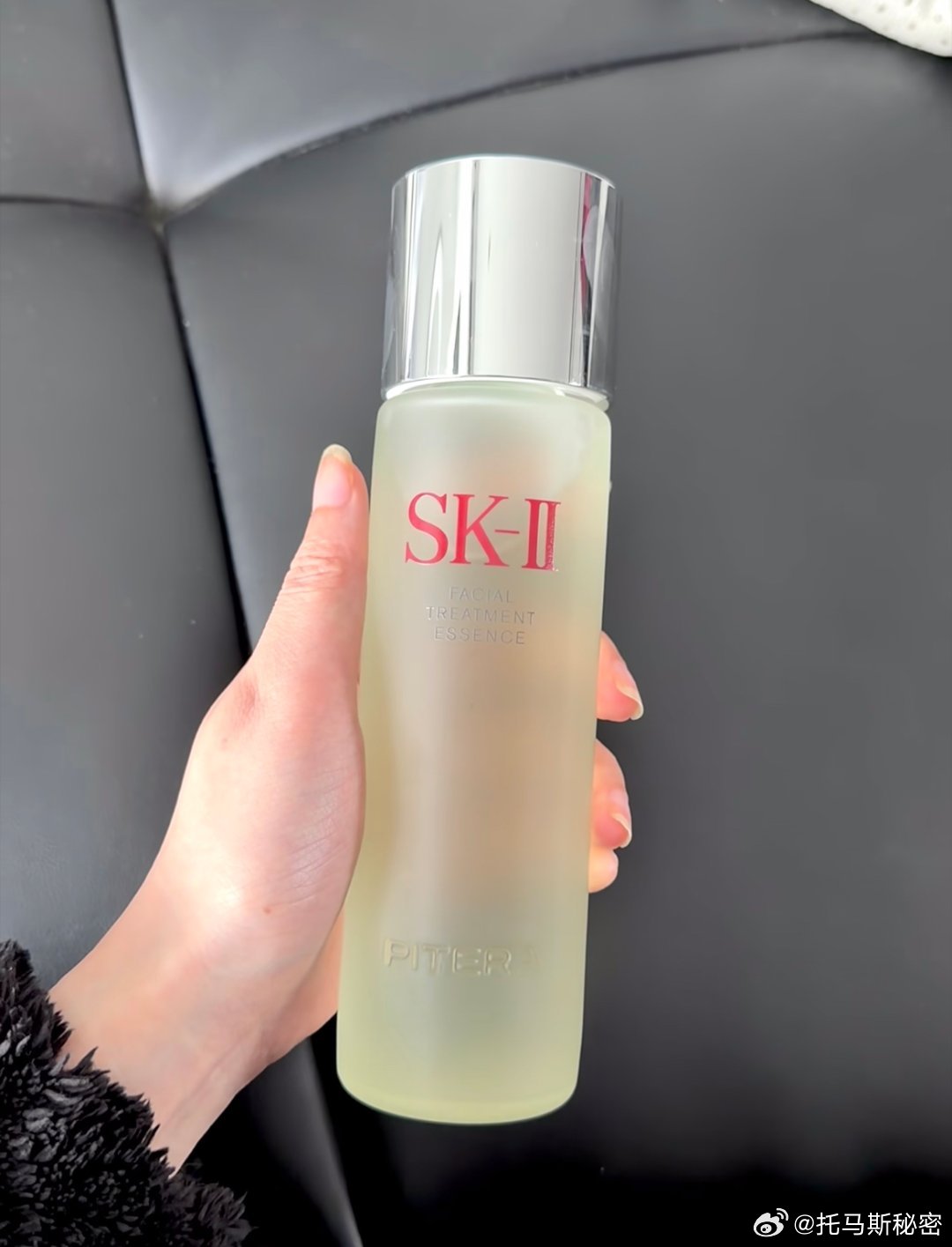 我妈也是油皮，被我安利Sk2神仙水后一直回购。不得不说，控水油平衡效果确实好 