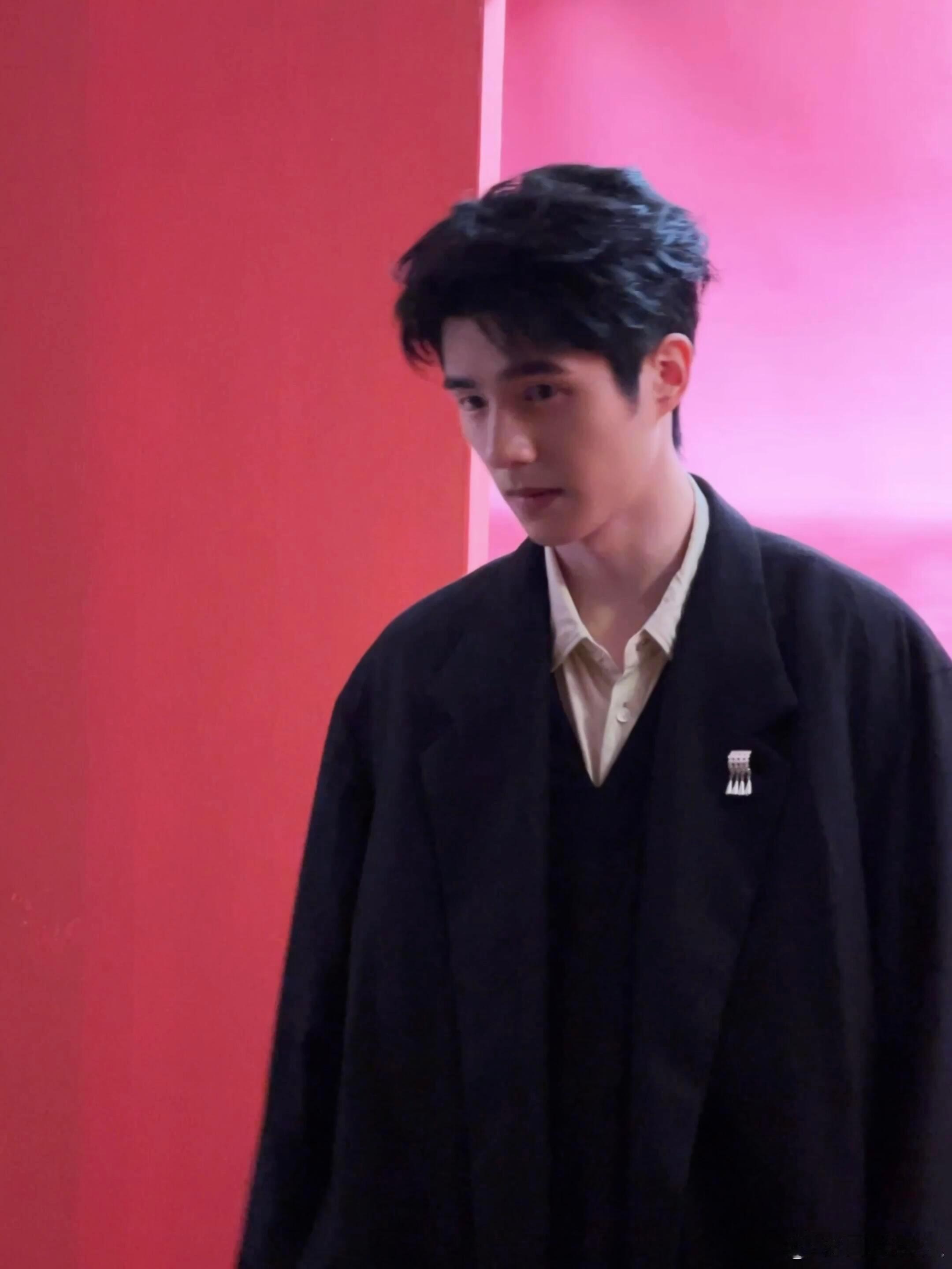 #185的刘昊然120的容金珍# 刘昊然分享的这些幕后故事惊呆我了，每个极致的努