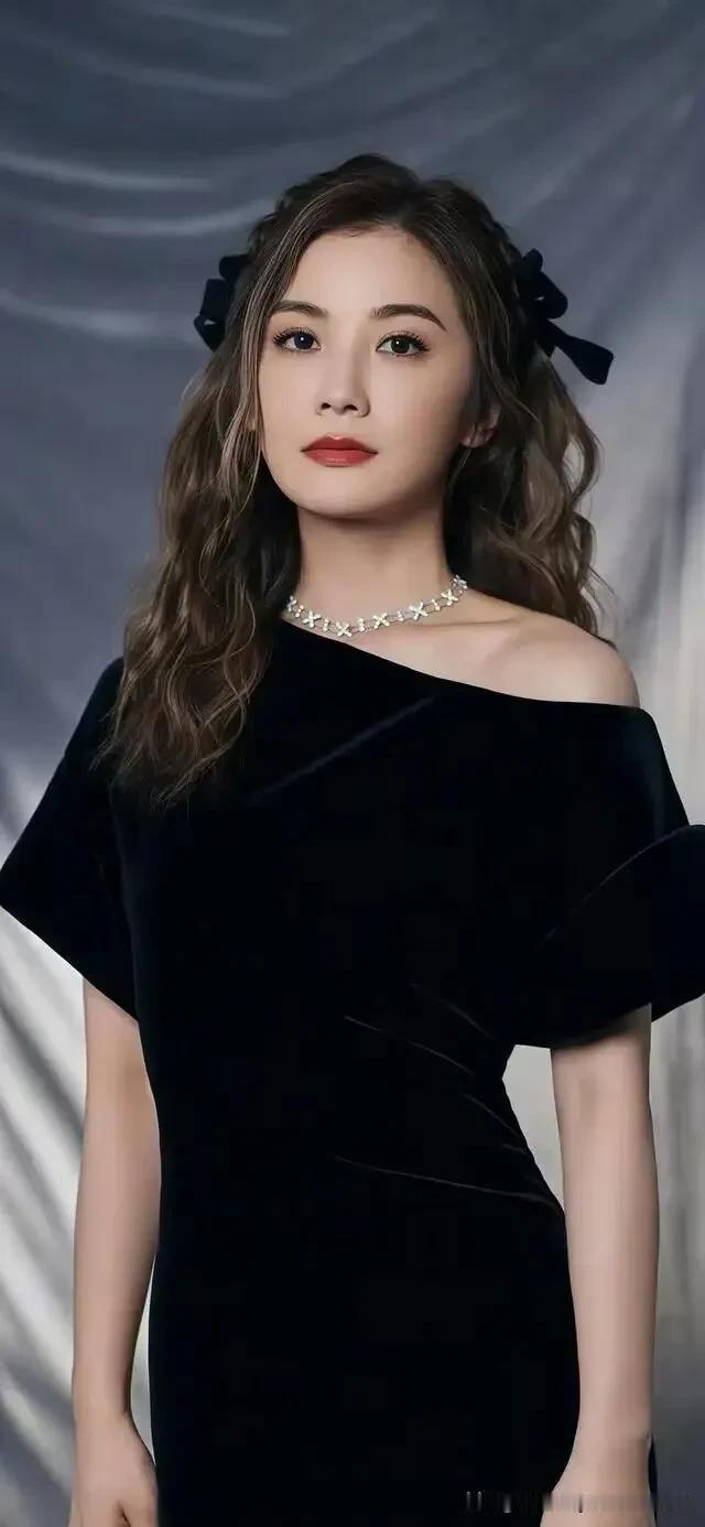 蔡卓妍等美女