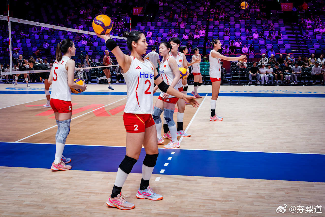 中国女排vs加拿大女排2026世界女排联赛第二局：中国队1-1（25-19/17