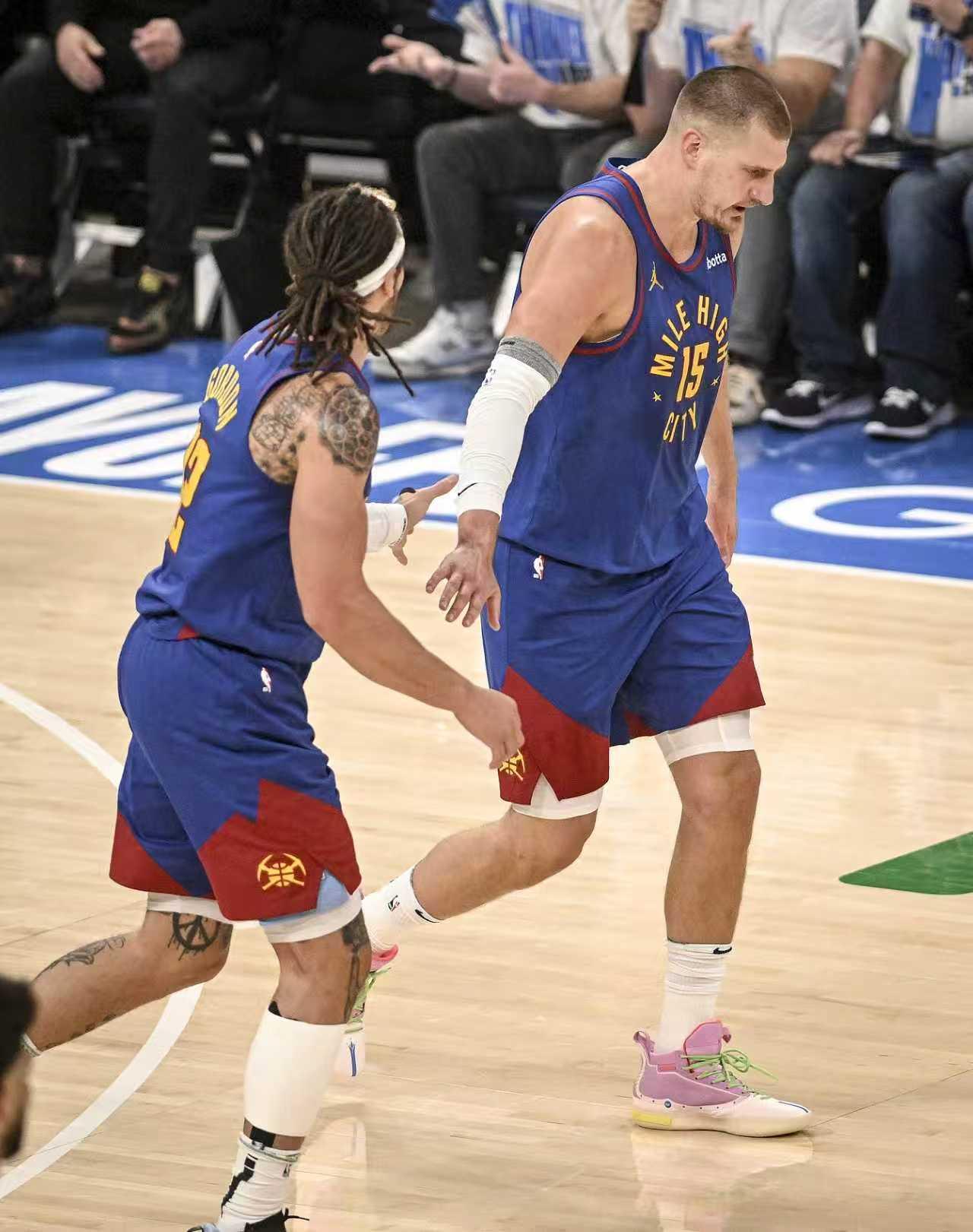 全员健康的掘金确实强！
掘金击败了开拓者，赛后，掘金队的沃特森表示：“我认为只要