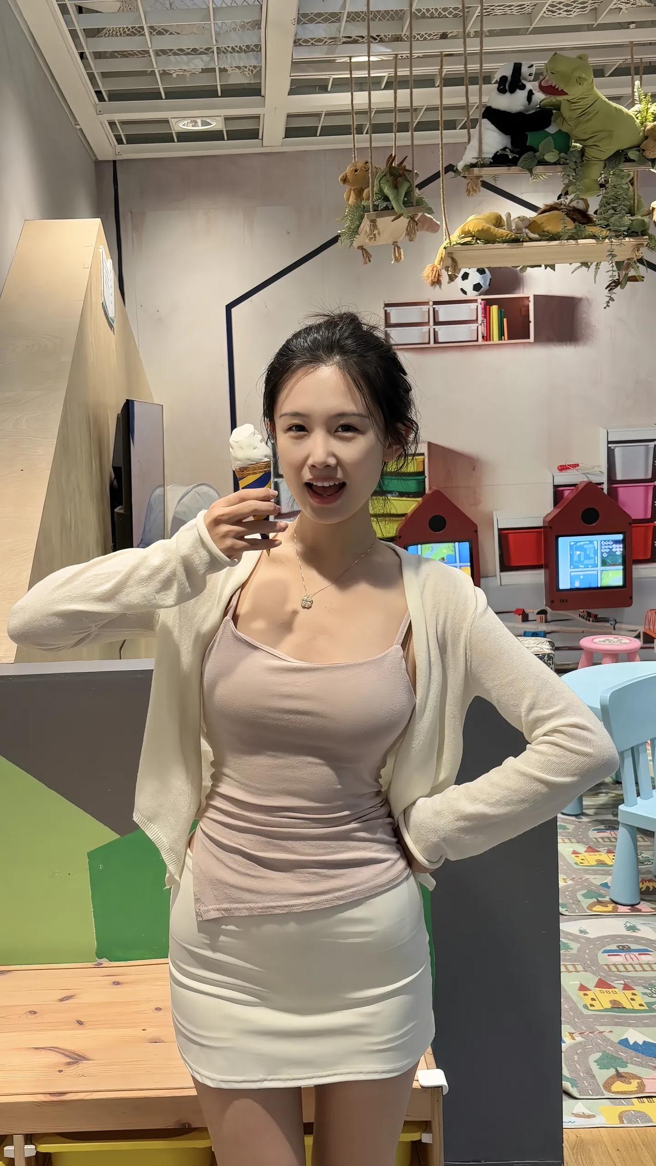 潦草小狗。