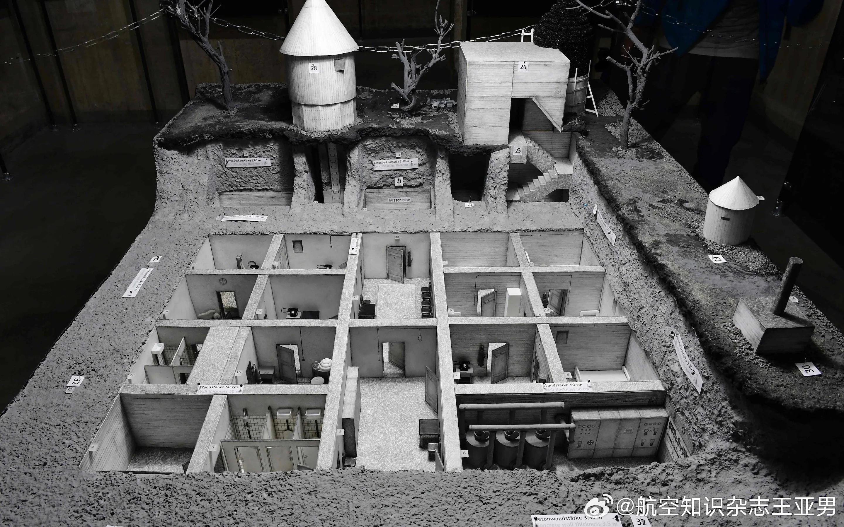 柏林博物馆展出的希特勒元首地堡模型，展示了二战最后阶段希特勒的地下指挥机构的真实