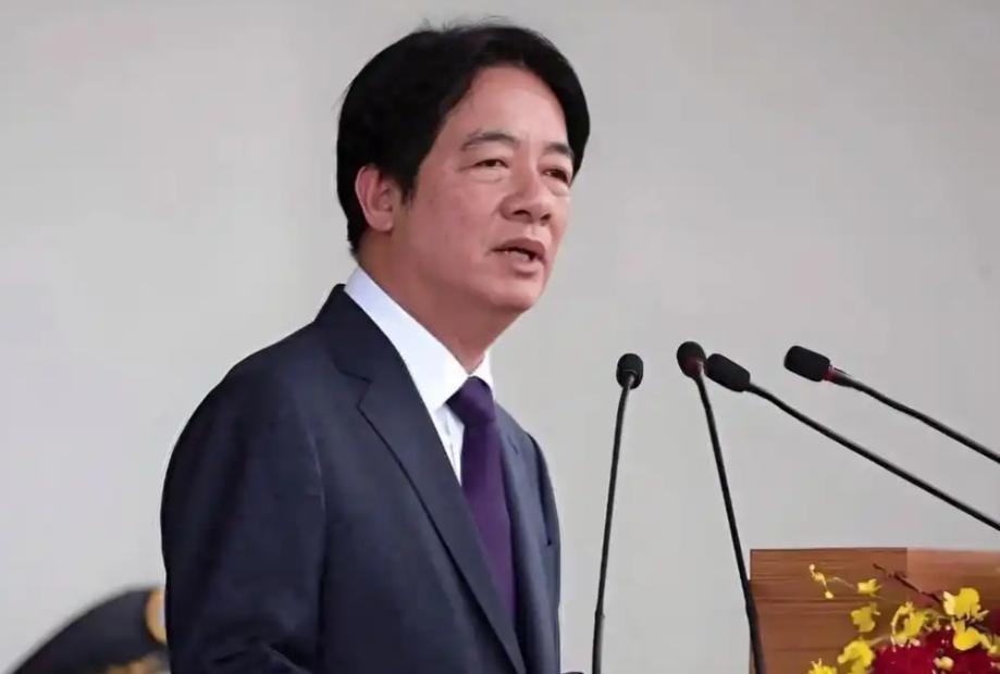 台独”分子赖清德发表声明，

9月18日上午，赖清德跑到屏东九鹏基地，巡视“三军