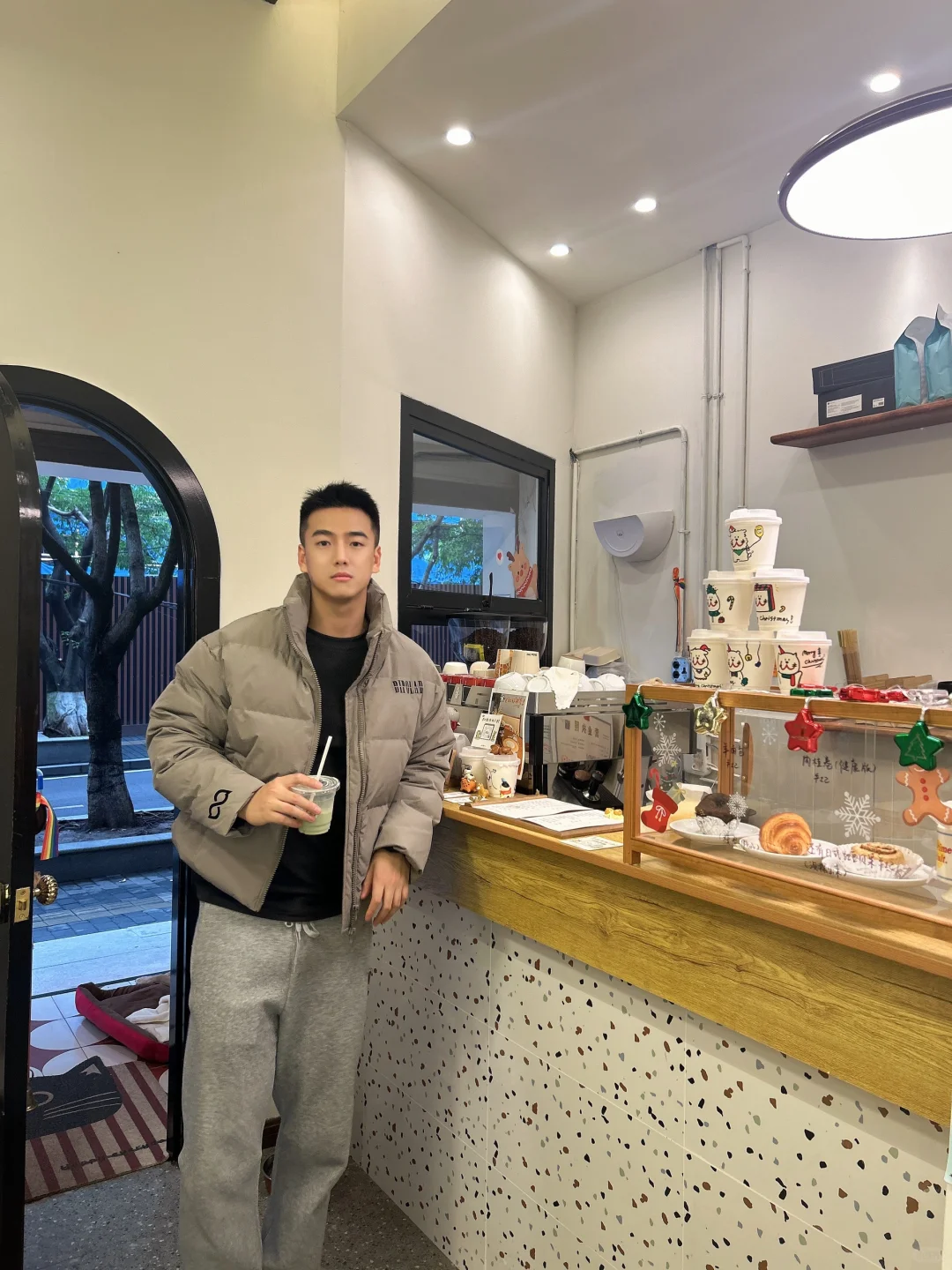 溜空喝咖啡☕️