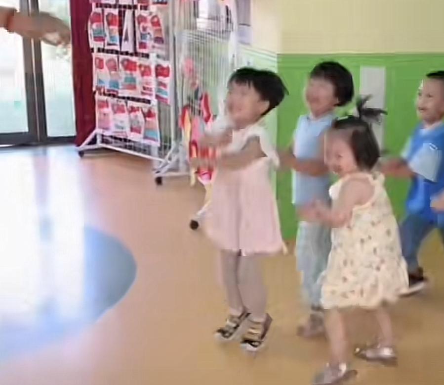 推行婴幼儿父母弹性上下班你是否支持？
政协委员龚卫娟建议推行婴幼儿父母弹性上下班