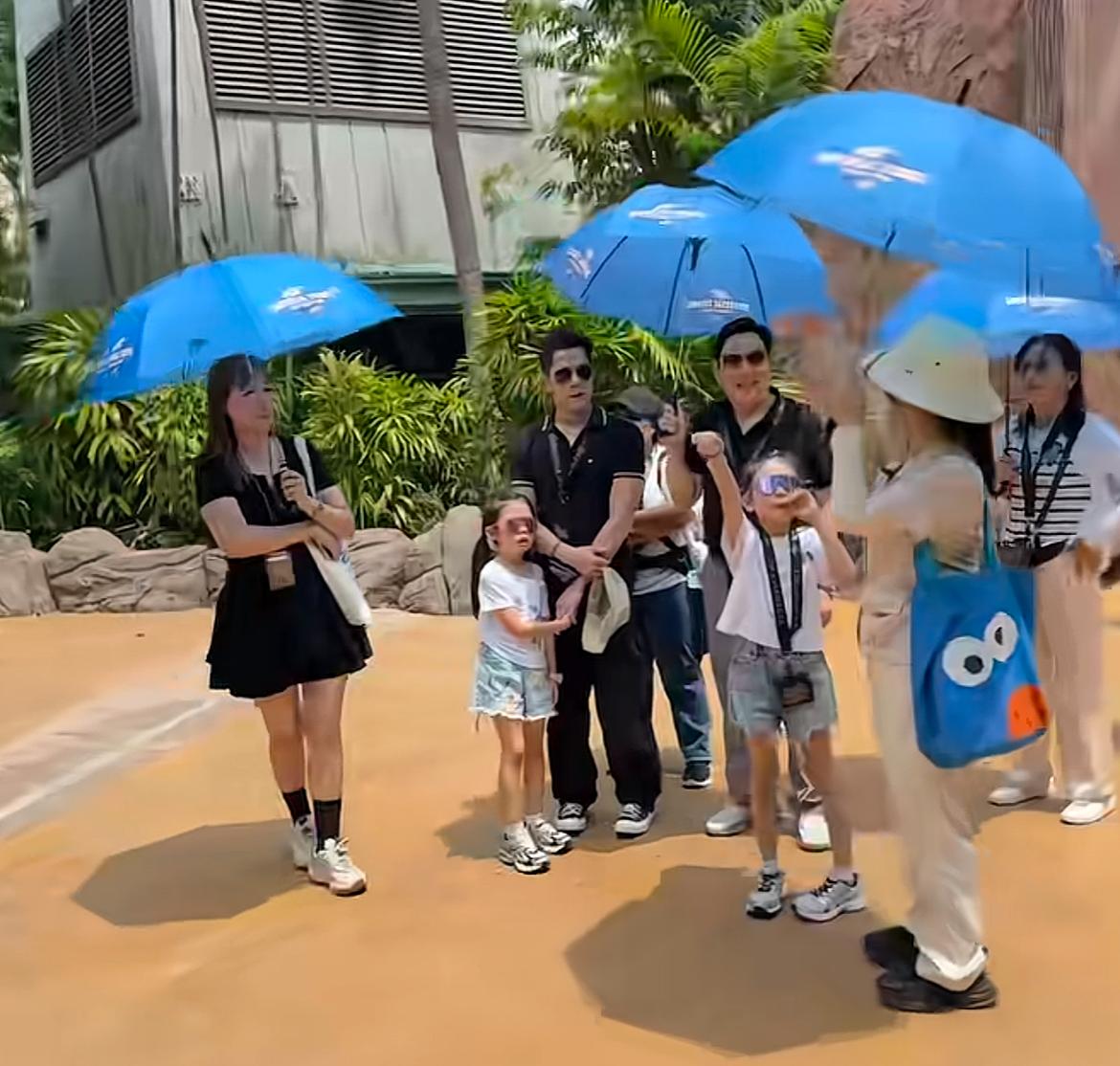 郭富城对岳父岳母的“经济援助”真的让人羡慕，携妻子以及一双儿女另外还有岳父岳母现