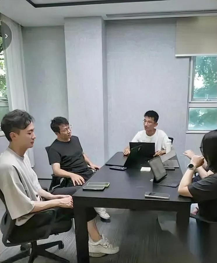 这仨人开公司

我真的看懵了

合着这年头开公司还能这么野？

说的就是孙美丽、
