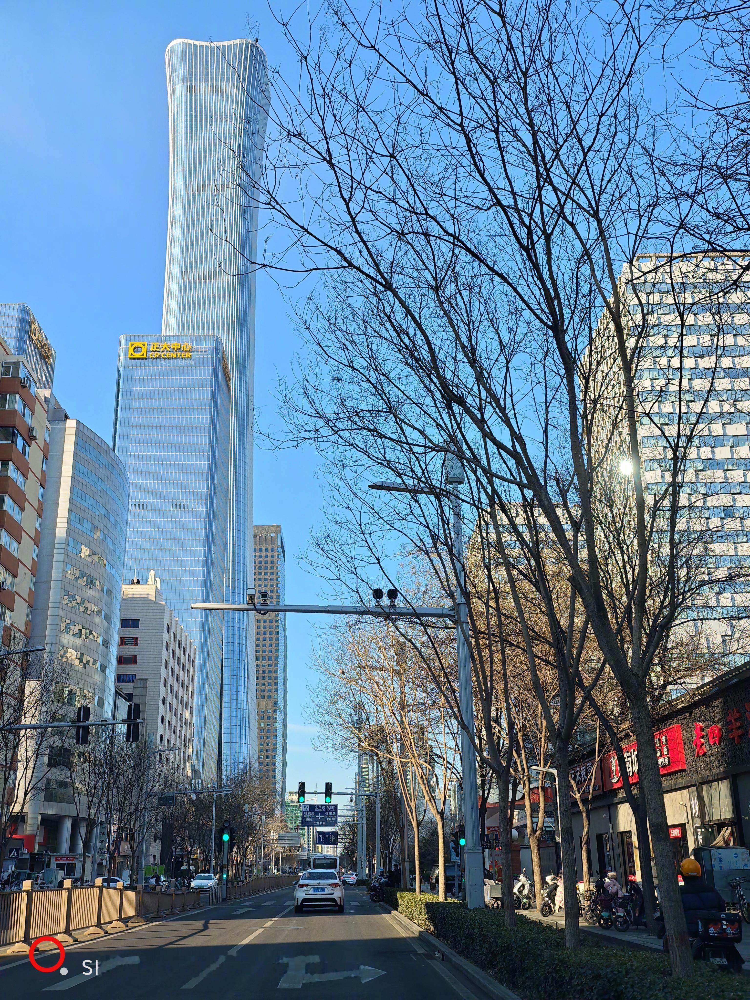一觉醒来，新年天好晴。心情好极了！一位朋友发信息来，说还我10万块钱，更开心了。