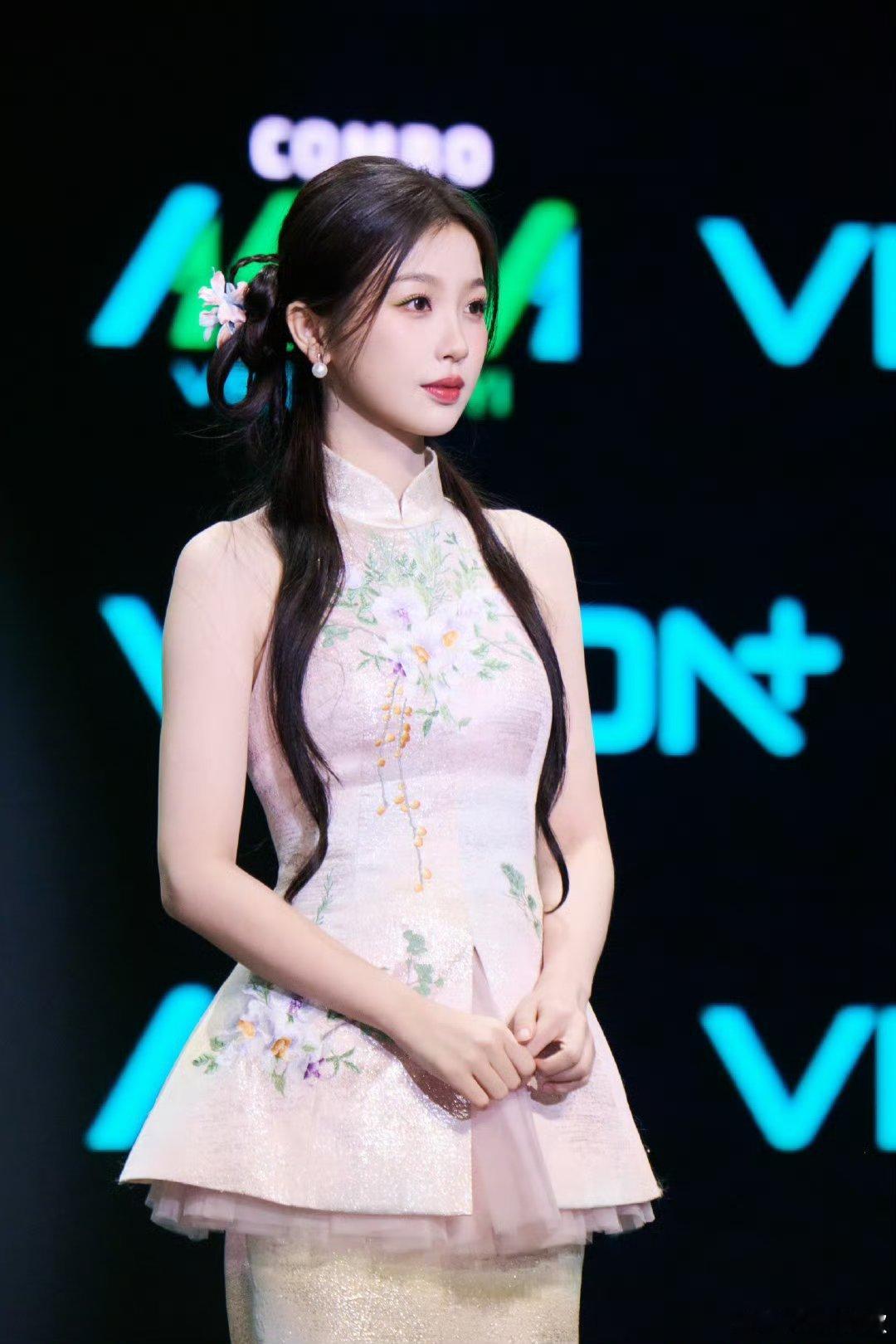 🐟虞书欣双轨  🐟虞书欣姜暮 “你是海平线的终点 是我愿意披星戴月去爱的人”