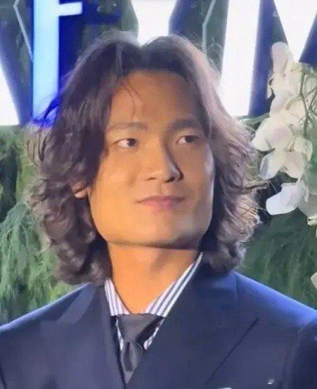 男足东亚杯大名单可以，新老搭配这套国足阵容感觉比伊万的强啊！恭喜小廖，徐彬后第二