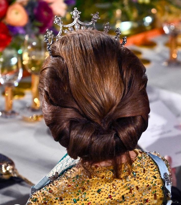 瑞典王室 🇸🇪2025年度诺贝尔颁奖典礼，西尔维亚王后、维多利亚女王储、玛德