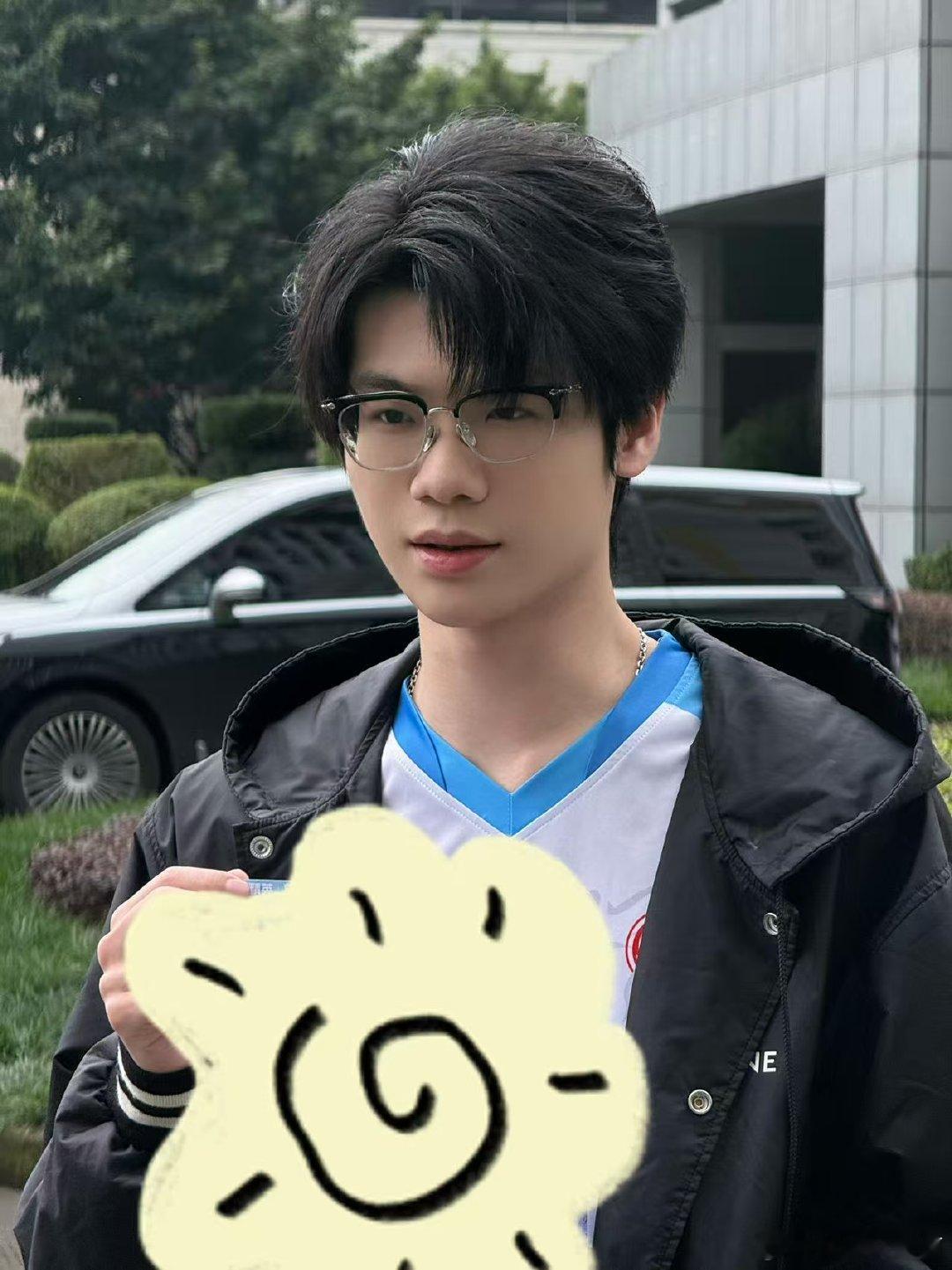 33全明星首日推荐破10万首日破10万推荐，33的人气直接拉满！粉丝用投票诠释凝