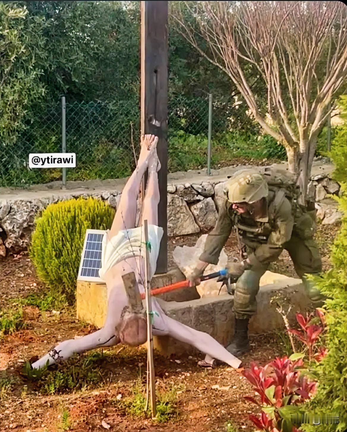 以色列军方就网传照片启动调查，照片显示士兵在黎巴嫩南部破坏耶稣雕像。
 
事件发