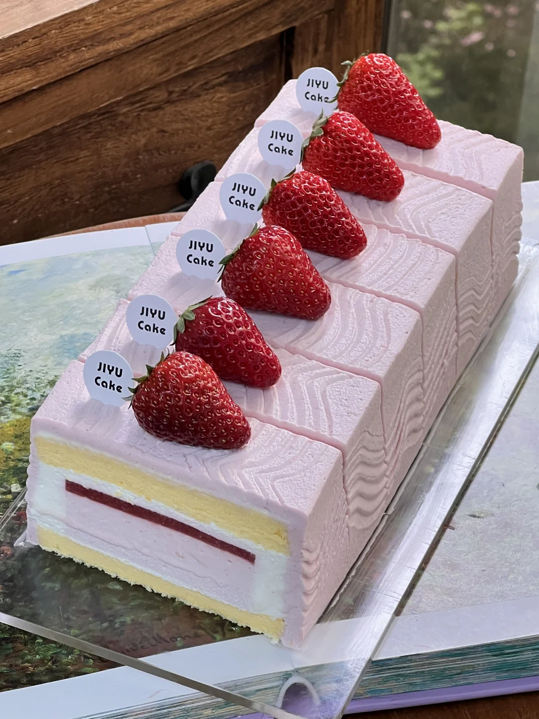 作品🍓 草莓牛乳慕斯 · 酸甜绵密初恋感！ 条形切块蛋糕造型*草莓酸...