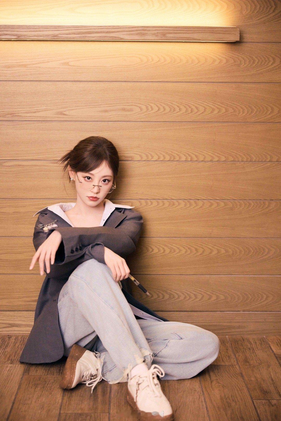 祝绪丹[色][心][舔屏][爱慕][舔屏][爱慕][舔屏][色][色][舔屏][