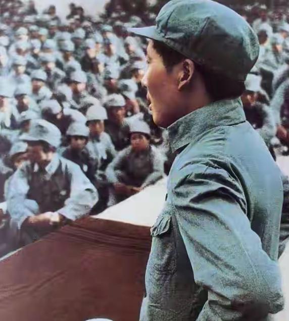 1941年5月，延安，毛泽东在干部会上讲了《改造我们的学习》。这时候党内各种思想