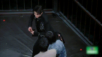 张凌赫就这样立flag开始推理吧敢于直面赛场各路对手，定下清晰明确的前行方向，向