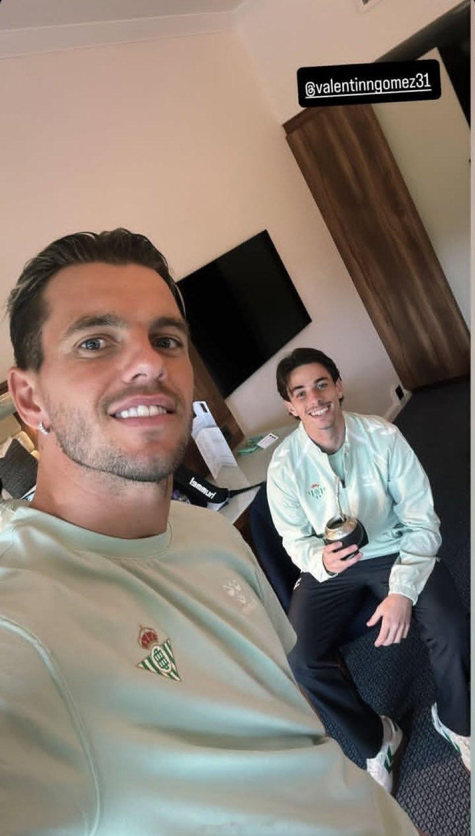 皇家贝蒂斯: 洛赛尔索和戈麦斯共享马黛茶👬[心]🇦🇷🇦🇷 ​​​