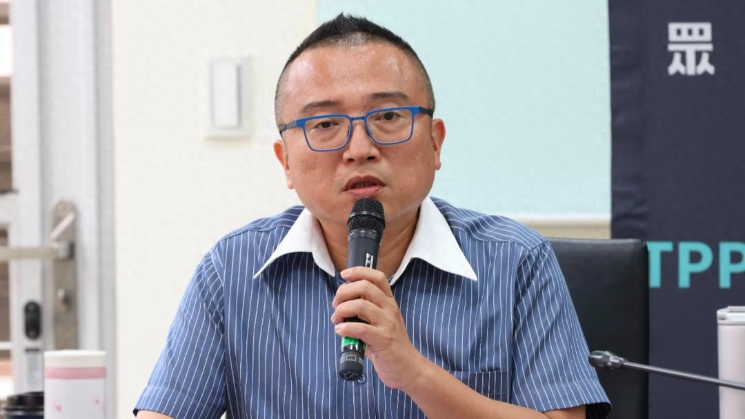 就在刚刚，
新竹蓝白合破局！
民众党祭党纪：帮徐欣莹站台最重开除党籍
 
国民党
