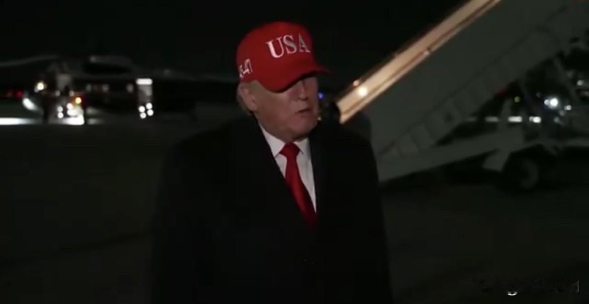 特朗普：我不是利奥教皇的粉丝，他喜欢犯罪！

特朗普刚刚猛批教皇利奥：

“我不