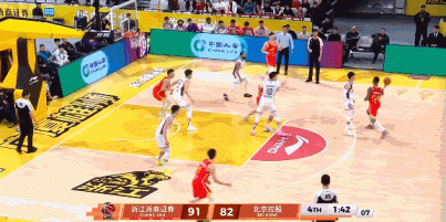 末节独得14分！朱俊龙11中7&5记三分拿下23分3板7助 正负值+23 