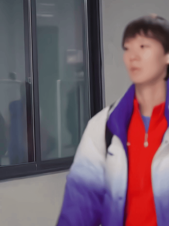 超喜欢这样不经意的清冷瞬间，像偷偷捕捉到的crush ​​​