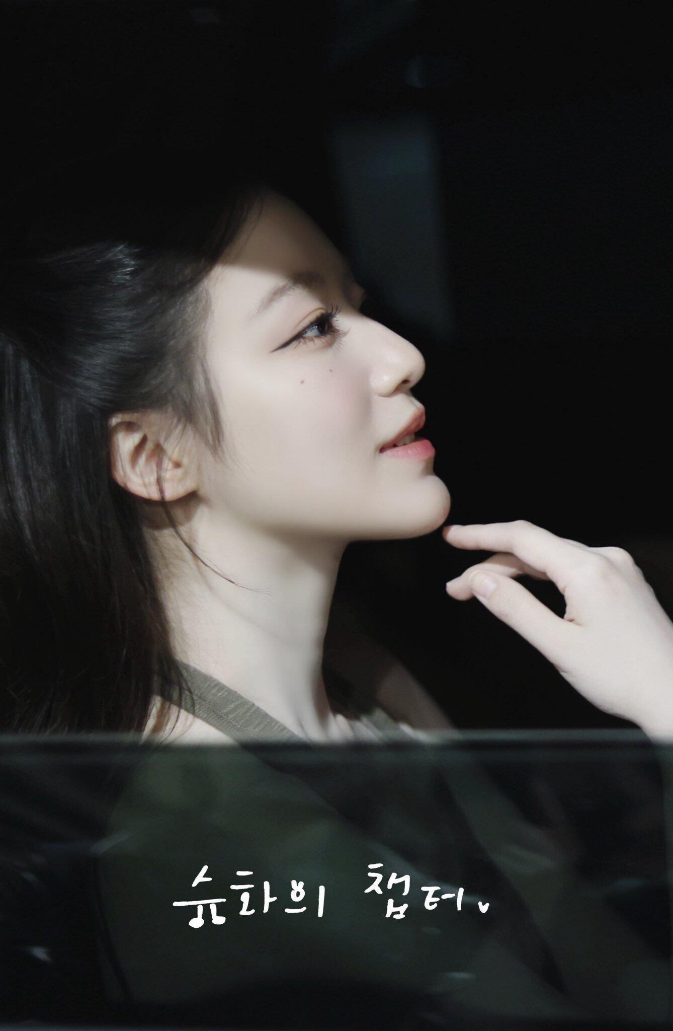 我保证在叶舒华之前我从来没意识到兜下巴有多美这个知识点…. 