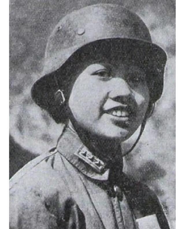 1942年，廖耀湘听说有一个女兵活着走出了野人山，他很激动，不仅亲自向她敬礼，而