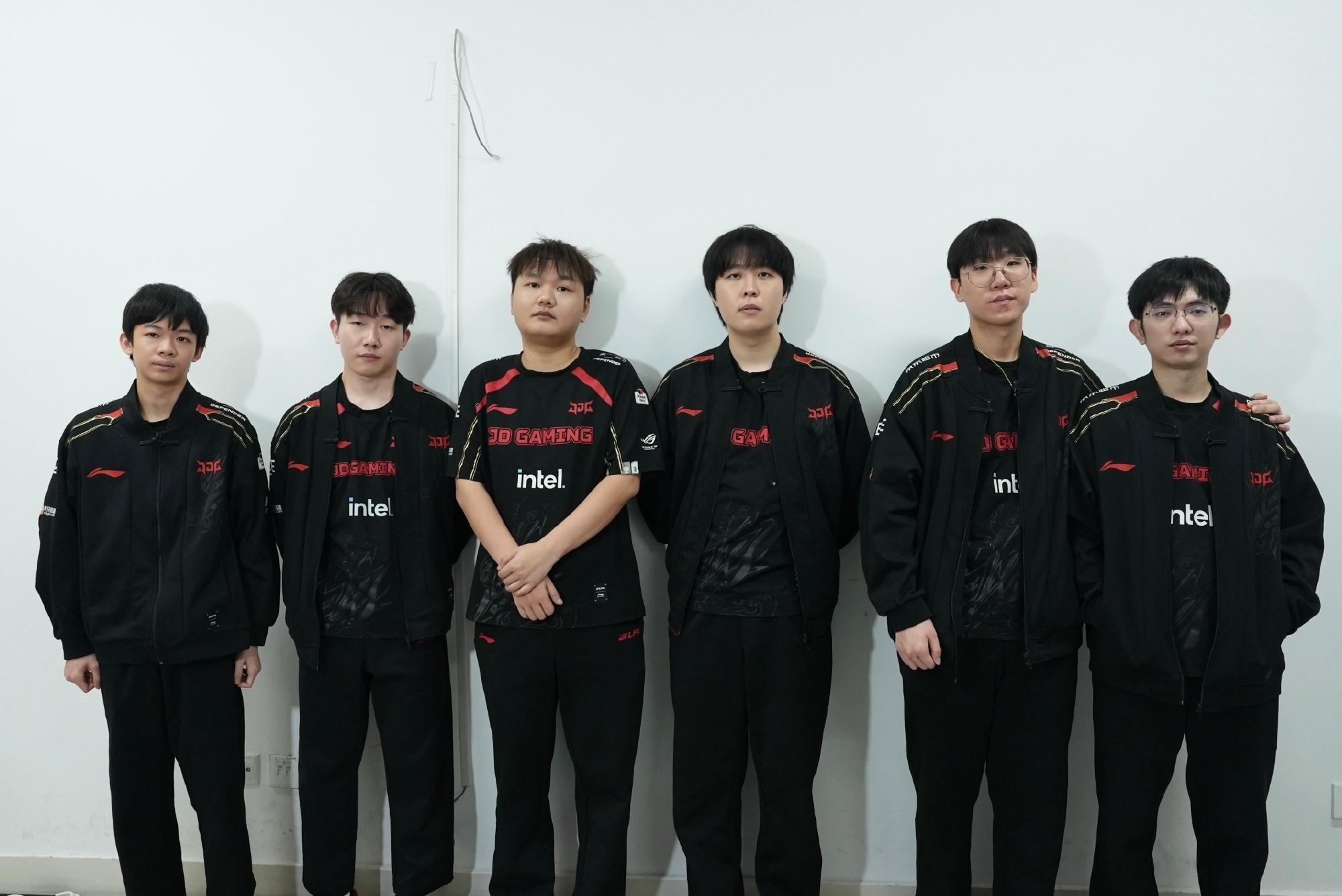 JDG发文告别S14：长风破浪会有时，直挂云帆济沧海，我们明年再见！从去年三冠王
