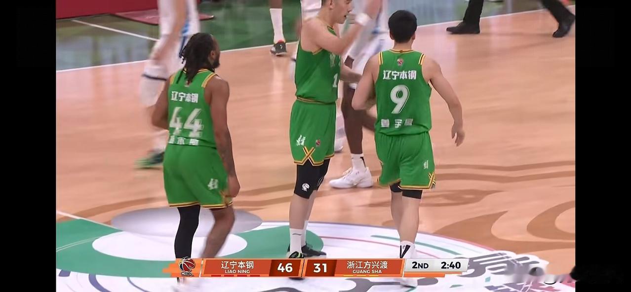 也许赛前谁也没有想到辽宁男篮坐镇主场对阵浙江广厦，上半场辽宁能以50-39领先浙